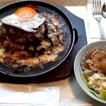 ＢＩＭＩ - 料理写真:あつあつハンバーグで焼きカレー(850円也)  クオリティ高し‥