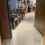 丸新 - 内観(お店の入口付近)