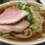 食堂七彩 - 喜多方ラーメン大盛り、820円。