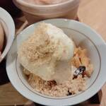 トルクメニスタンパビリオンレストラン - アイスデザート下のカリカリが美味しい