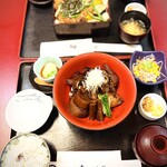 神楽坂 割烹 加賀 個室と会席接待の宴会処 - 鯛のあら煮