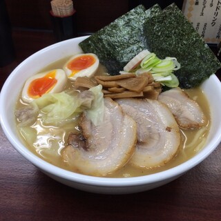 ★れ 風水ラーメン占い / はんつ遠藤 監修: マダム・マーシ 口コミ一覧 : 麺座 風水 （メンザ フウスイ） - 谷塚/ラーメン