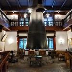 グリンデルワルト - .....ロビーから見た内観.....