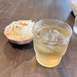 カリースタンド - セットのサラダとサービスのジンジャーエール