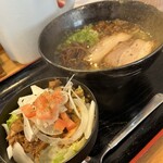 MARU龍 - 香味塩らーめんとシャーマン丼です。