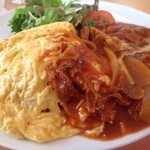 ビーフストロガノフ－オムライス－／サラダ＆スープ付き