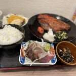 てっぺん - カツオの漬け。