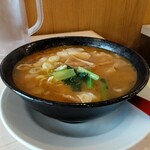 ワンタンメンの満月 - スタミナワンタンメン