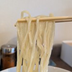 La La Gottsuo - コシが強めの中太麺