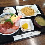 柿崎商店 海鮮工房 - 海鮮丼、ウニシェア