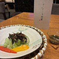 やさい家めい 表参道ヒルズ店 - 焼き茄子と夏野菜のサラダ