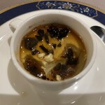 ラ・トリロジー - フォアグラのフラン トリュフのソース