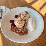 「ミシュカ」キッチン＆バー - デザートのカッテージチーズ団子　チーズ好きにはたまらない(๑˃̵ᴗ˂̵) でもチーズっぽくなくて、とにかく美味しかった！全く語彙力なく美味しいしか言えない…＿|￣|○