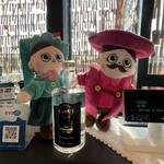 「ミシュカ」キッチン＆バー - こちら、お店の名前にもなってるキャラクターのミシュカ（赤い方）とムシュカ（で合ってたかな？）