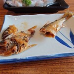 岡部ヤナ - やっぱり硬かった（笑）

ので、食べるのを断念w

骨は少し硬いけれど、何とか食べられないことはない
と思って食べていたら幹事さんが
「よく骨まで食べられるねえ？」と感心されていたw