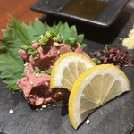 純系名古屋コーチン 鶏や なか山 - 生レバ刺し