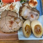 飲み処 食事処 DYNAMITE!! ももすけ - 