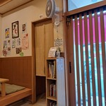 駒一番 - 入り口とお手洗い