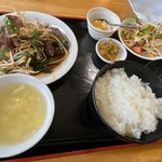 マーボー＆たんたん麺の店 シェ☆シェ - 豚レバーとニラの醤油炒めセット！セットにするとライス、スープ、サラダ、ザーサイ、杏仁豆腐が付きます