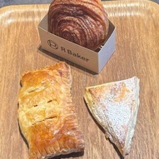 アールベイカー_1