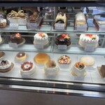ケーキハウス３０９ - ショーケースには華やかで
魅力的なケーキが並んでおります(*´ω｀*)