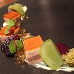 モダンフレンチ 「コラージュ」 コンラッド東京 - フォアグラのキューブ、ぶどうとピスタチオの餐宴
