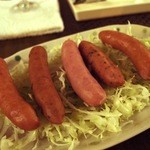 ワインと串揚げ こぱん - つまみとしてソーセージを注文。