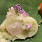 銀座 しのはら - ずんだ葛まんじゅうの中に焼きホタテ