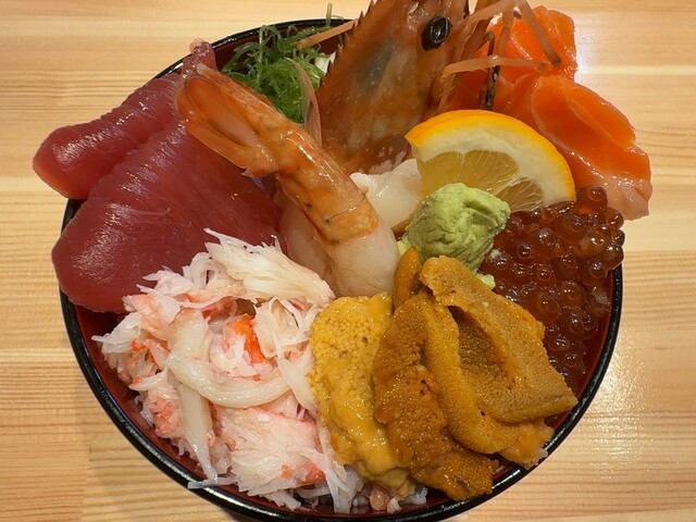 今のところ穴場かも♢期待以上の海鮮丼でした ∴ 海鮮居酒屋