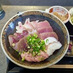 なんか喰ぃ亭 - おすすめ海鮮丼