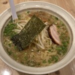 背油豚骨らぁ麺 仁家 - 