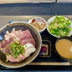 なんか喰ぃ亭 - おすすめ海鮮丼