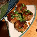 貝と魚と炉ばたのバンビ - 肉厚しいたけチーズinしそ肉巻き