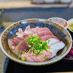 なんか喰ぃ亭 - おすすめ海鮮丼