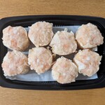 目黒 ぎょうざ 宝舞 - プリプリ海老シュウマイ（蓋を取った状態）