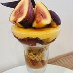 フルーツカフェにしかわ - いちじくパフェ