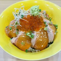 懐石料理 三島屋 - 一階サーモンいくら丼小鉢・味噌汁・ガリ付き2,500円