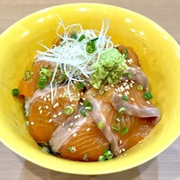 懐石料理 三島屋 - 一階サーモン漬け丼小鉢・味噌汁・ガリ付き2,000円