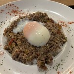 馬肉バル 跳ね馬 - 馬肉ガパオライス