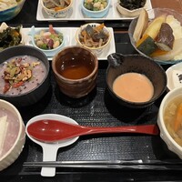 ヒル薬膳粥・ヨル貝料理カイノクチ - 