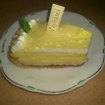 パティシエ エス コヤマ - レモンムースのケーキ