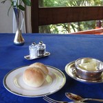 メインダイニングルーム 三笠 - このパン美味しいです