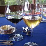 メインダイニングルーム 三笠 - ソムリエチョイスの赤と白