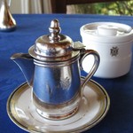 メインダイニングルーム 三笠 - 久しぶりに見ました　銀食器のミルクポット