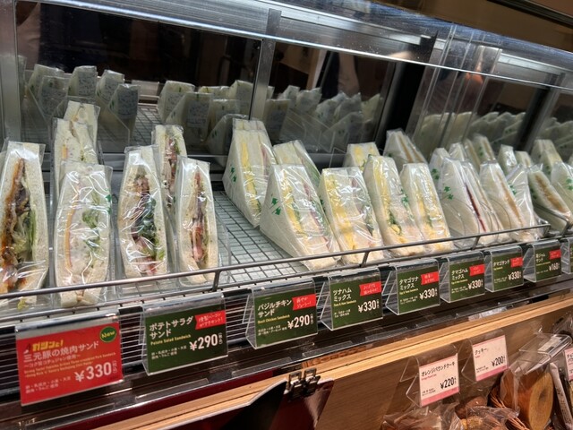 CAFE VELOCE Shinjukuku Sabunado Ten photo 4