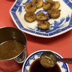 新香園 - タレを準備。お好みでニンニクを♡