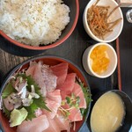 まぐろ食堂 七兵衛丸 - 