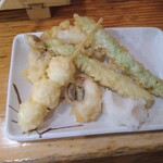 海鮮屋台おくまん 蔵前店 - ゲソ天ぷら アスパラ天ぷら うずら卵天ぷら