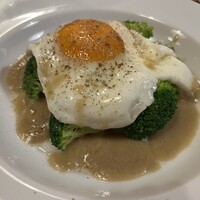 ビストロ ラ・プリュム - ブロッコリーのバーニャカウダ