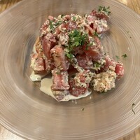 ビストロ ラ・プリュム - カニとフルーツトマトのサラダ